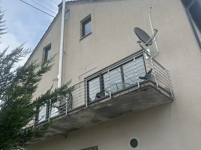 Dieselbe Fassade nach der Reinigung