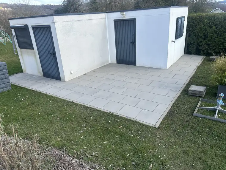 Dieselbe Terrasse nach der Reinigung