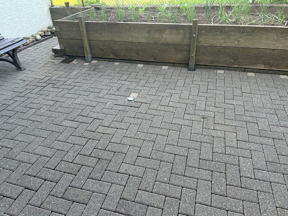 Dieselbe Terrasse nach der Reinigung durch Steinglanz
