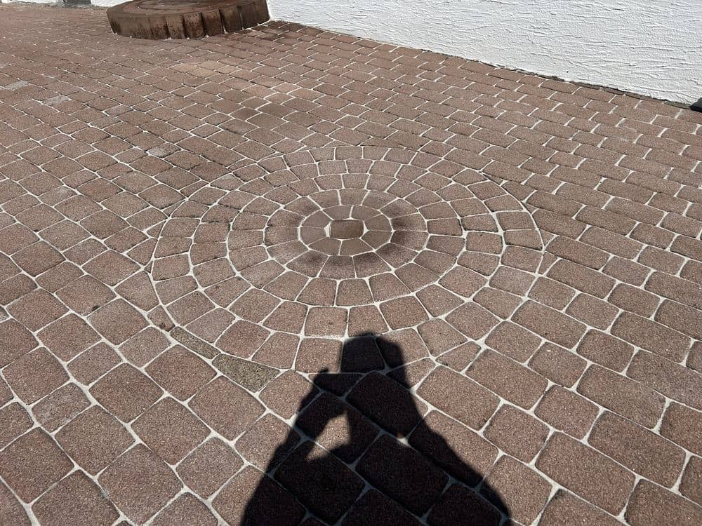 Dasselbe Kreisornament nach der Reinigung durch Steinglanz